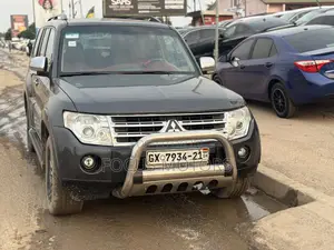 Mitsubishi Pajero 2011 Gray