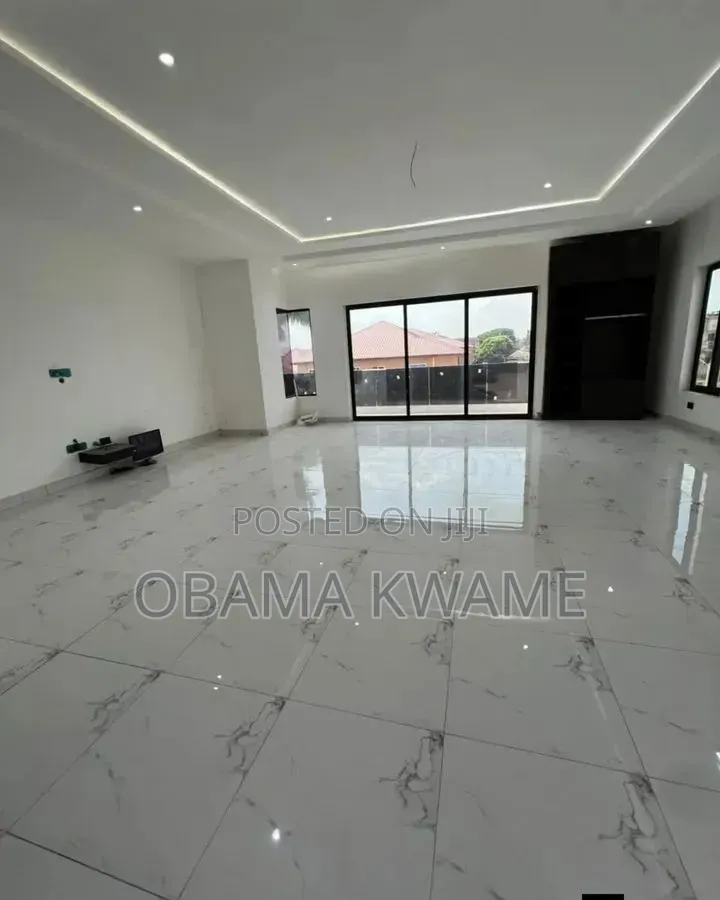 4bdrm House in Laryea Homes, Police Station for sale