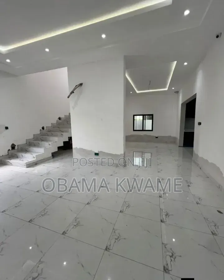 4bdrm House in Laryea Homes, Police Station for sale