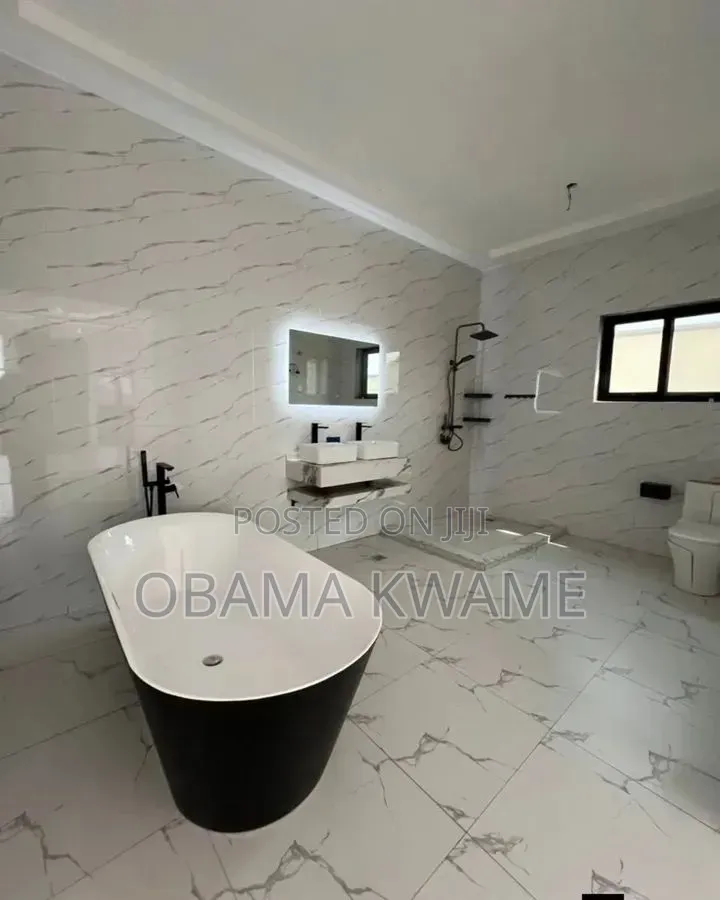 4bdrm House in Laryea Homes, Police Station for sale