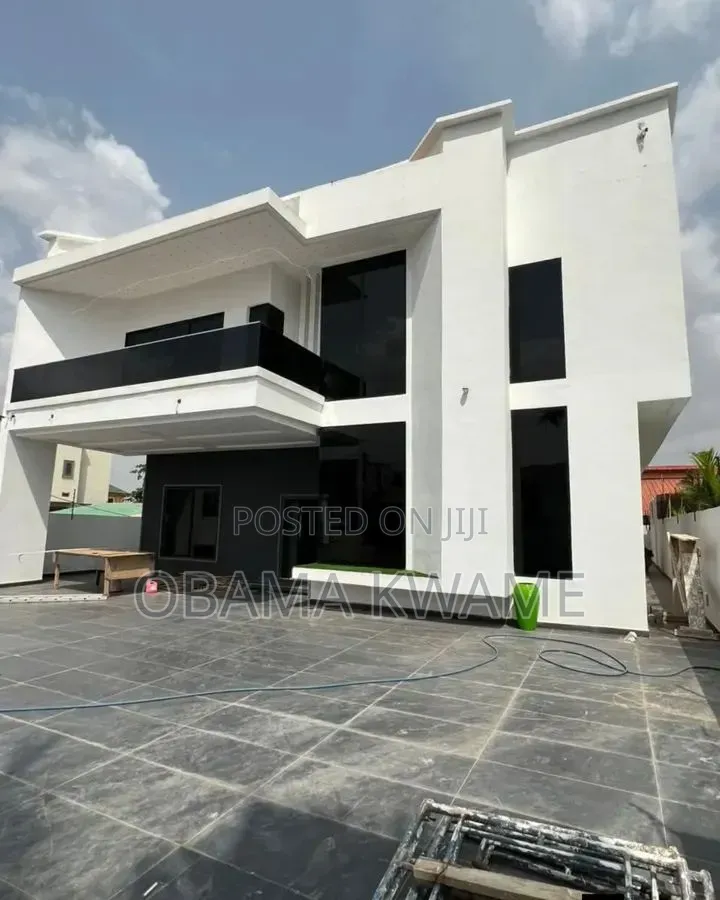 4bdrm House in Laryea Homes, Police Station for sale