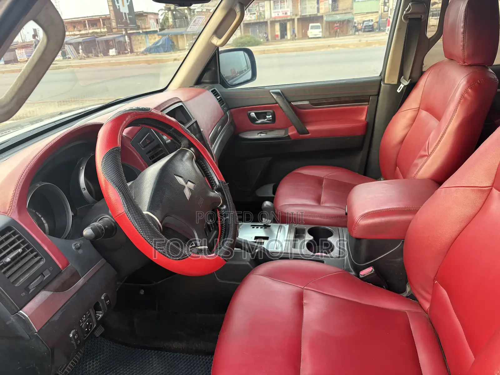 Mitsubishi Pajero 2011 Gray