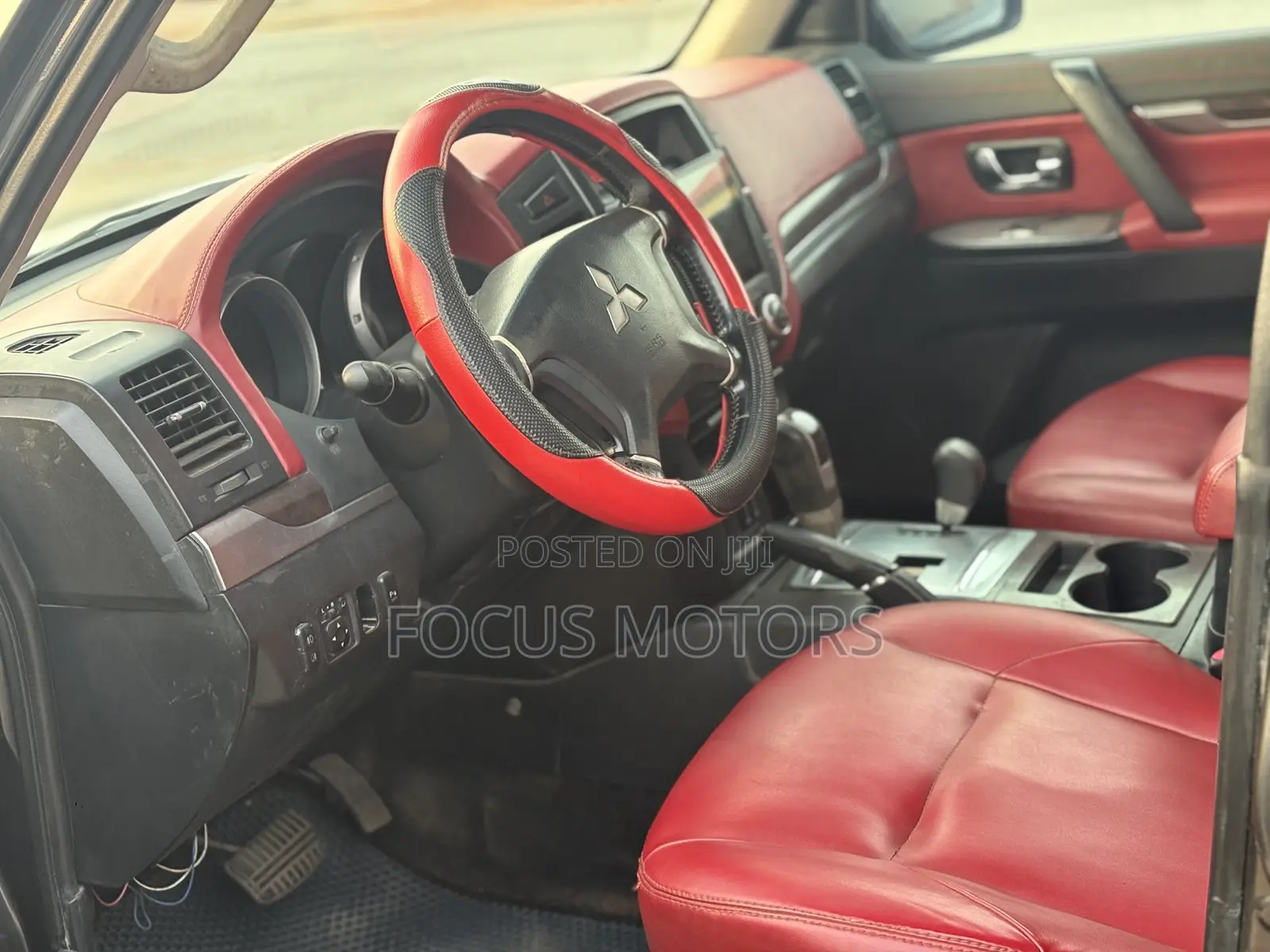 Mitsubishi Pajero 2011 Gray