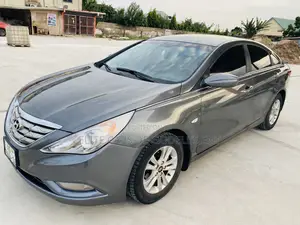 Hyundai Sonata GLS Sedan FWD (2.4L 4cyl 6A) 2013 Gray