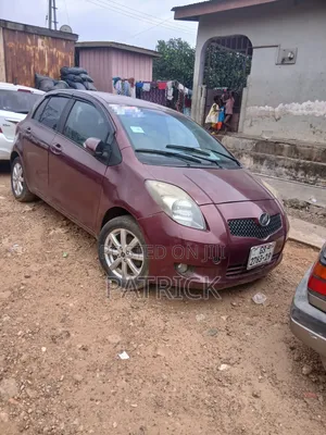 Toyota Vitz 1.3 FWD 3dr 2010 Burgundy