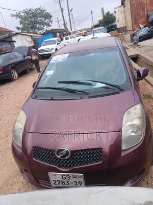 Toyota Vitz 1.3 FWD 3dr 2010 Burgundy