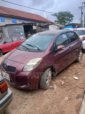 Toyota Vitz 1.3 FWD 3dr 2010 Burgundy