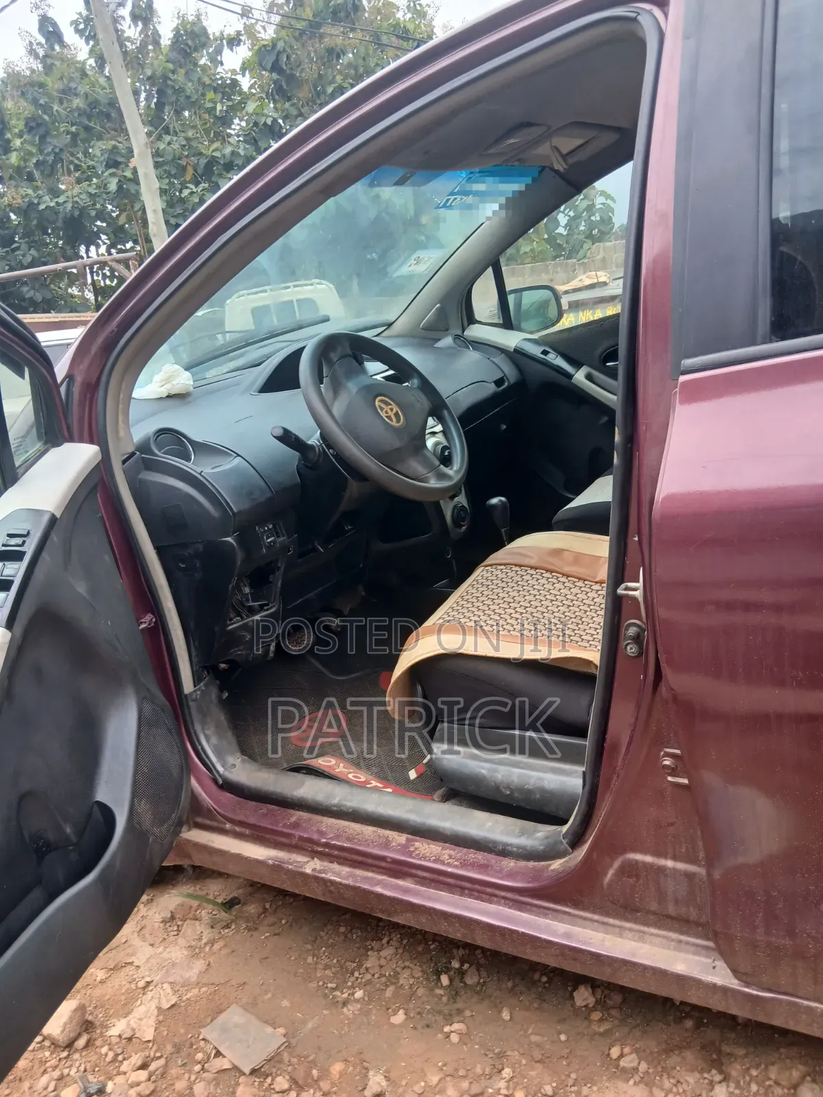 Toyota Vitz 1.3 FWD 3dr 2010 Burgundy