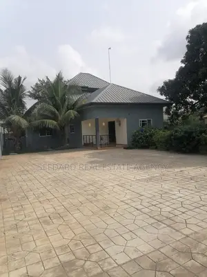 3bdrm House in Sefdard Properties, Amasaman for sale