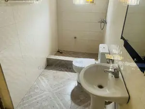 1bdrm Shared Apartment in Adjiringanor, East Legon for rent