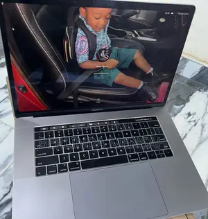 Laptop Apple MacBook Pro 2017 16GB Intel Core i7 SSD 512GB