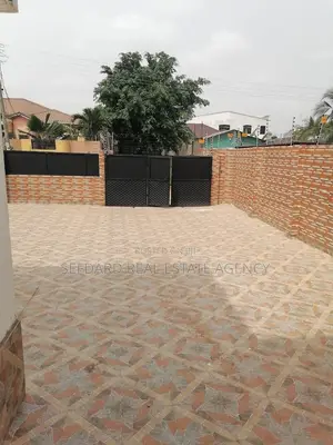 4bdrm House in Sefdard Properties, Amasaman for sale