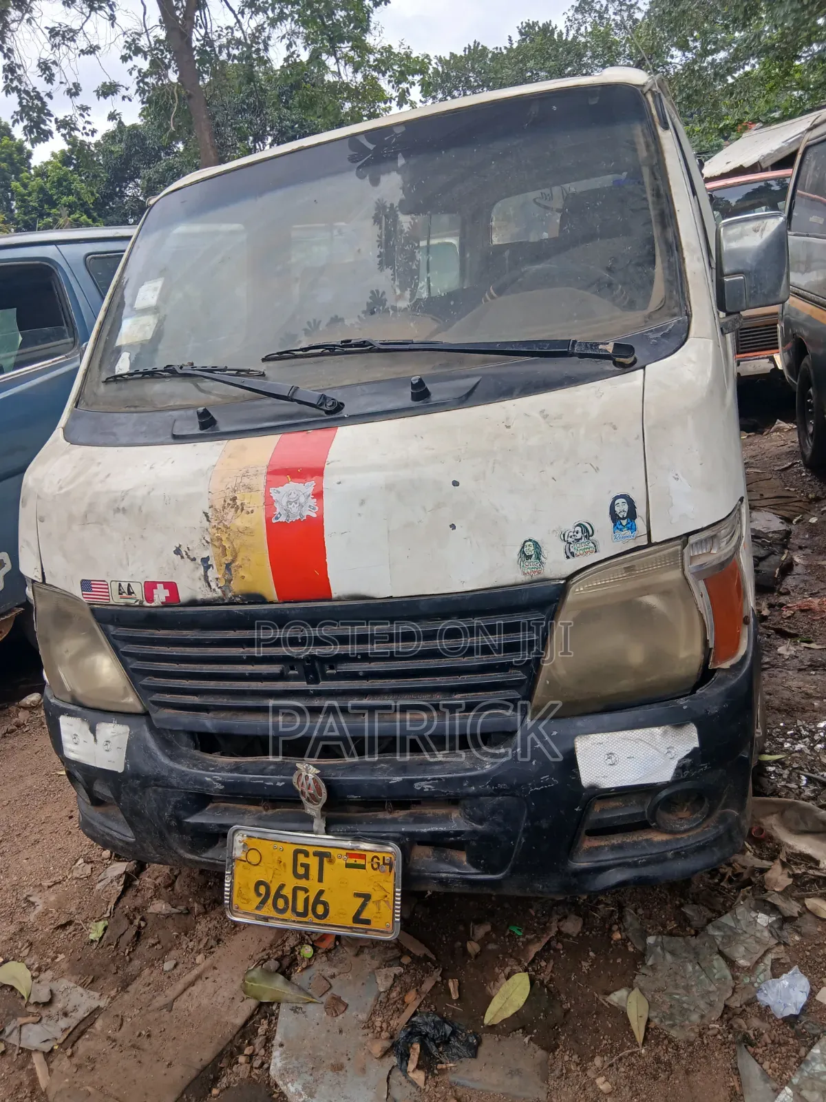 Nissan Caravan (Urvan) 2008 Silver