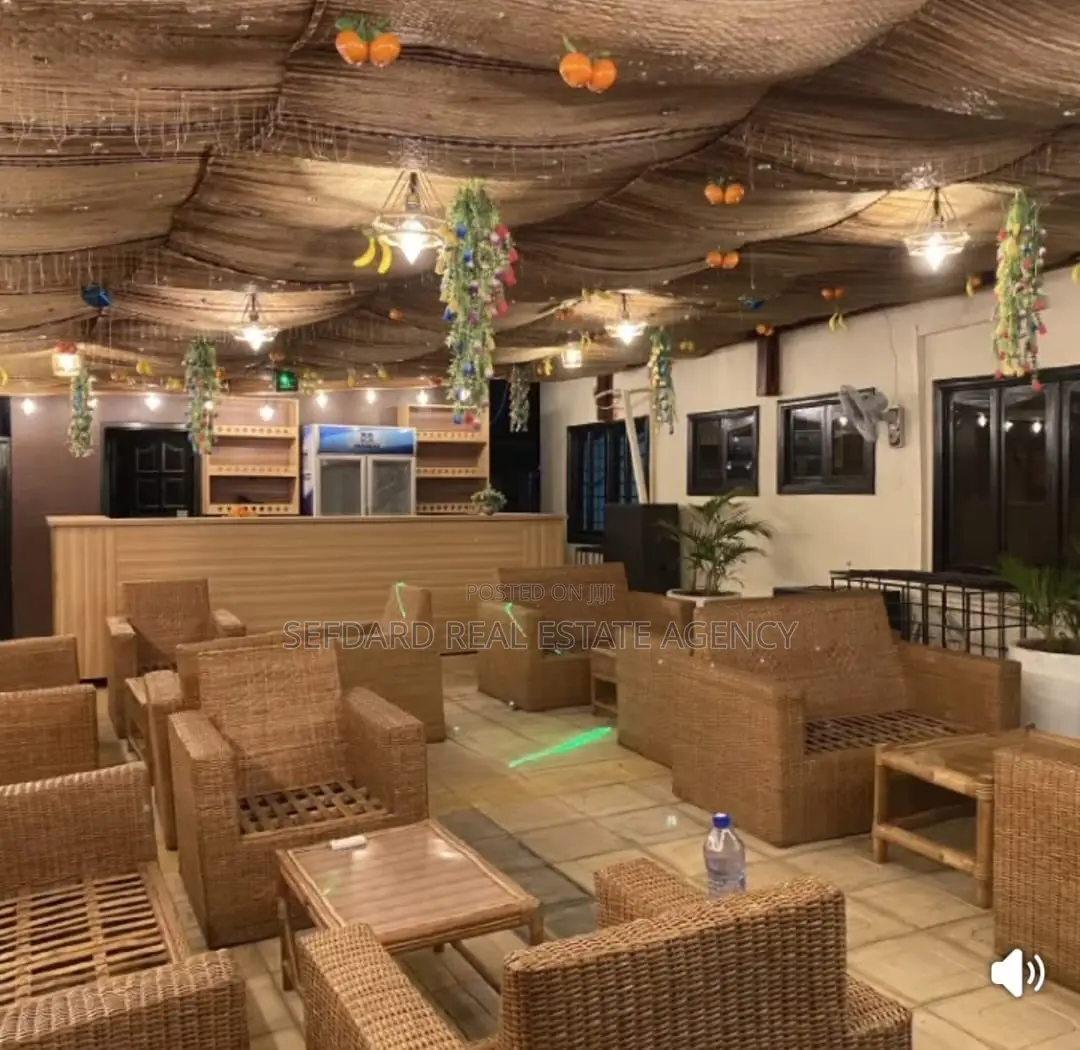 10-Bedroom Guesthouse for Sale – Macarthy Hill