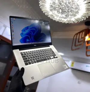 Laptop Dell Inspiron 15 5580 8GB Intel Core i5 SSD 256GB