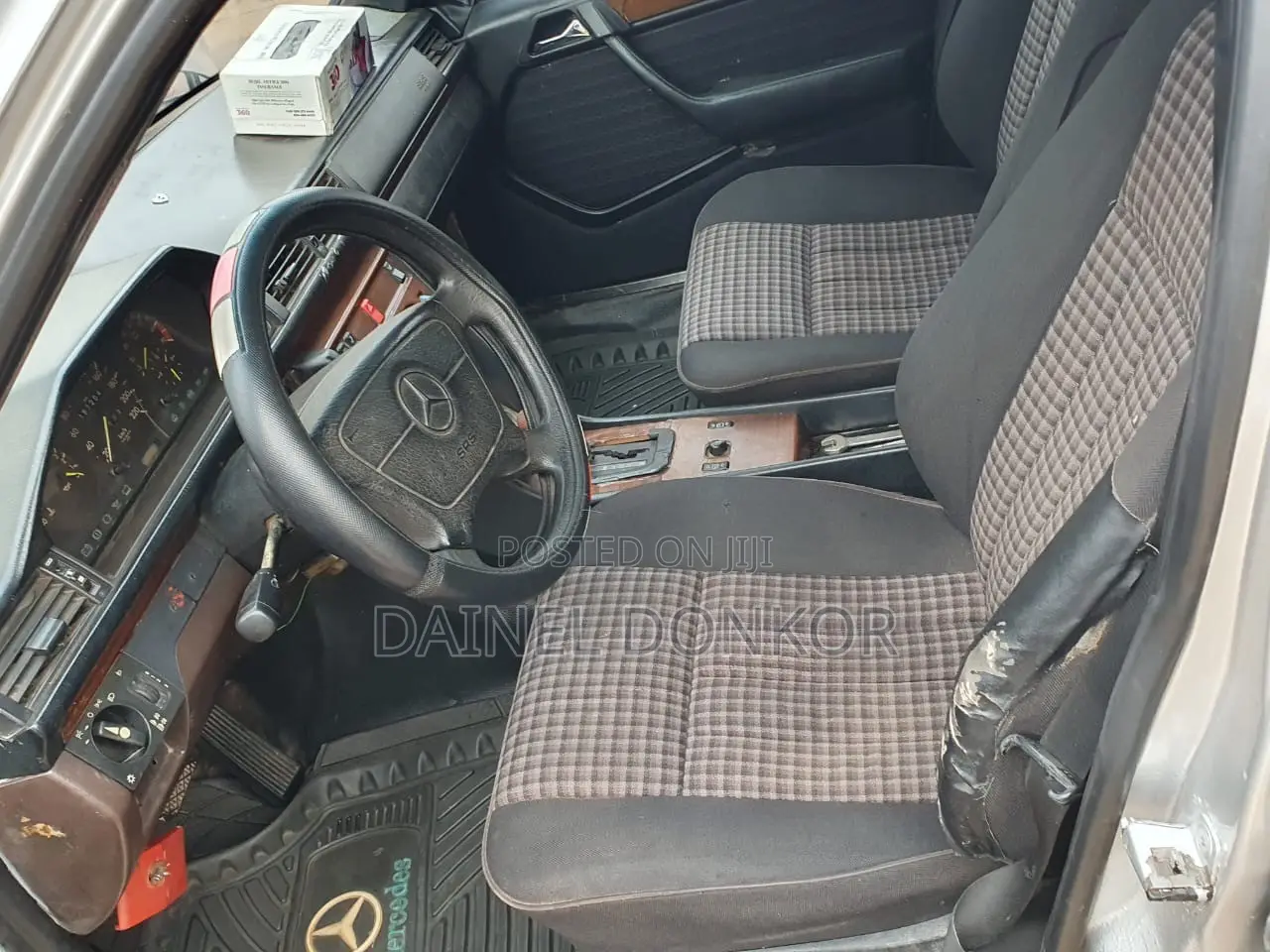 Mercedes-Benz 220E 1995 Gray