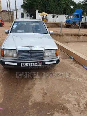 Mercedes-Benz 220E 1995 Gray