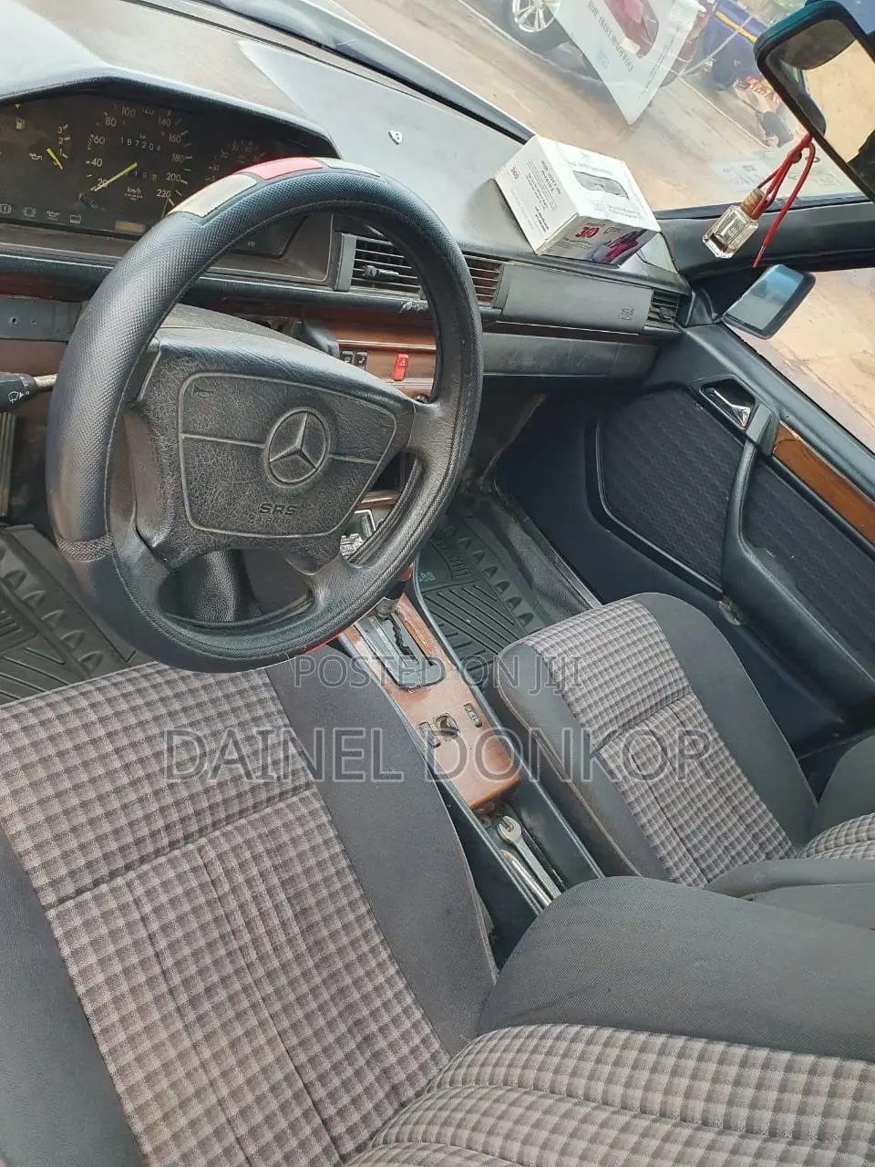 Mercedes-Benz 220E 1995 Gray