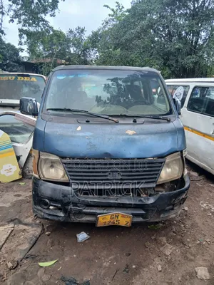 Nissan Caravan (Urvan) 2008 Blue