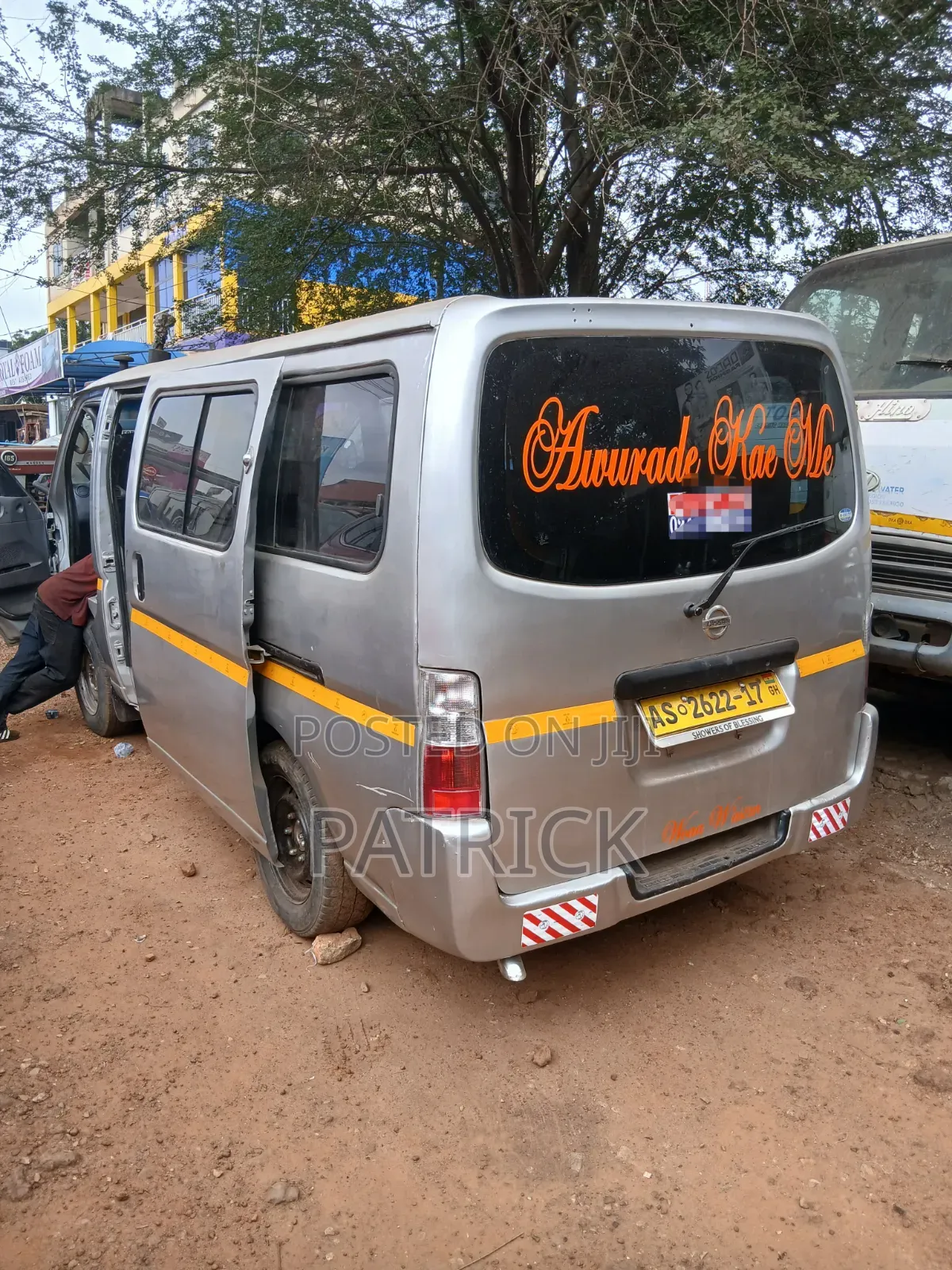 Nissan Caravan (Urvan) 2010 Silver