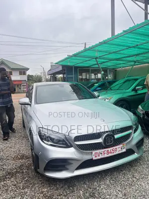 Mercedes-Benz C300 2016 Silver