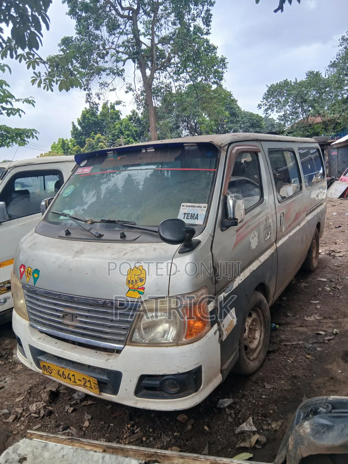 Nissan Caravan (Urvan) 2009 Silver