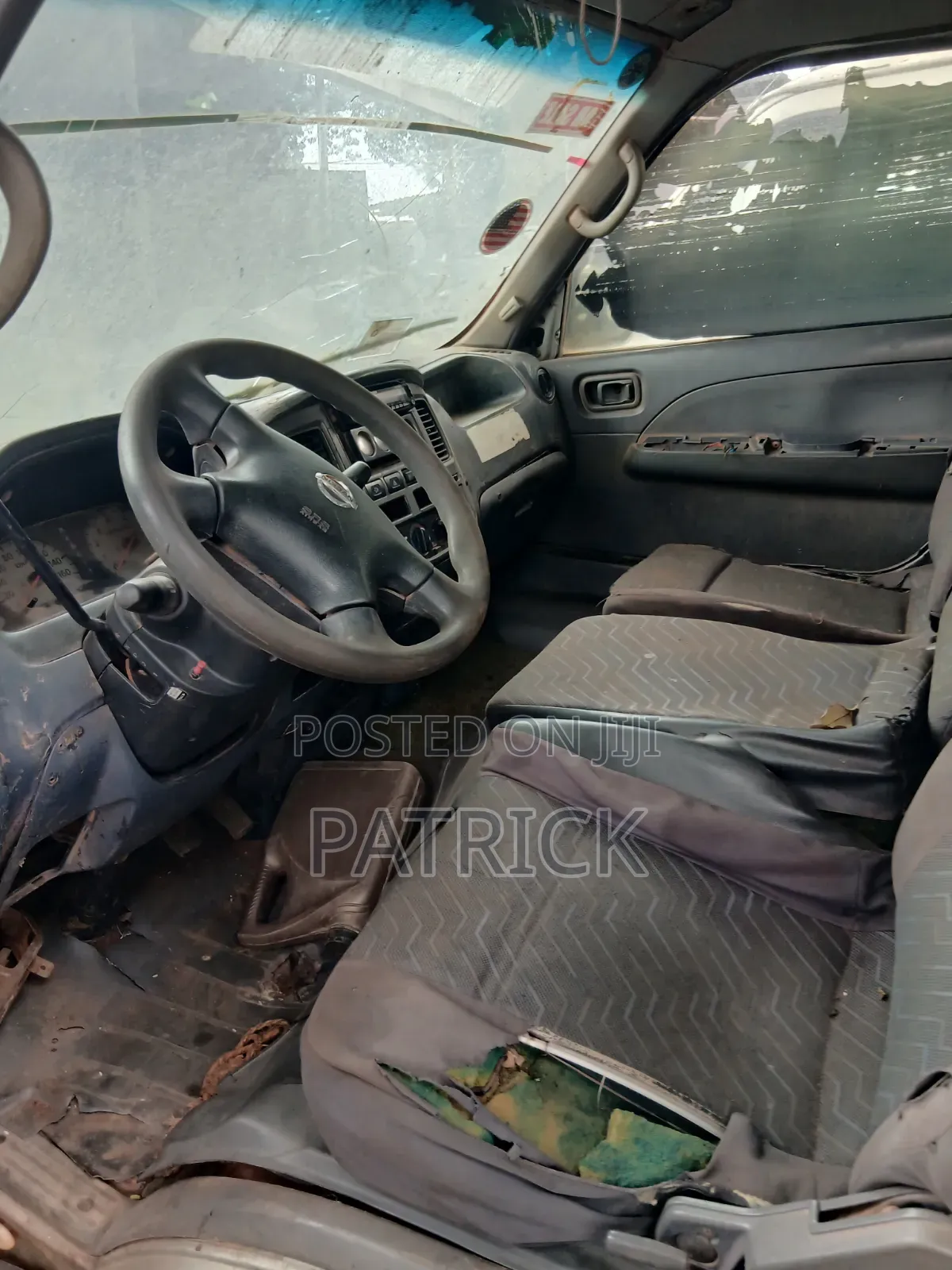 Nissan Caravan (Urvan) 2009 Silver