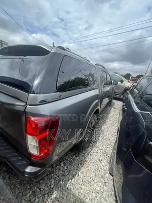 Nissan Navara 2020 Brown