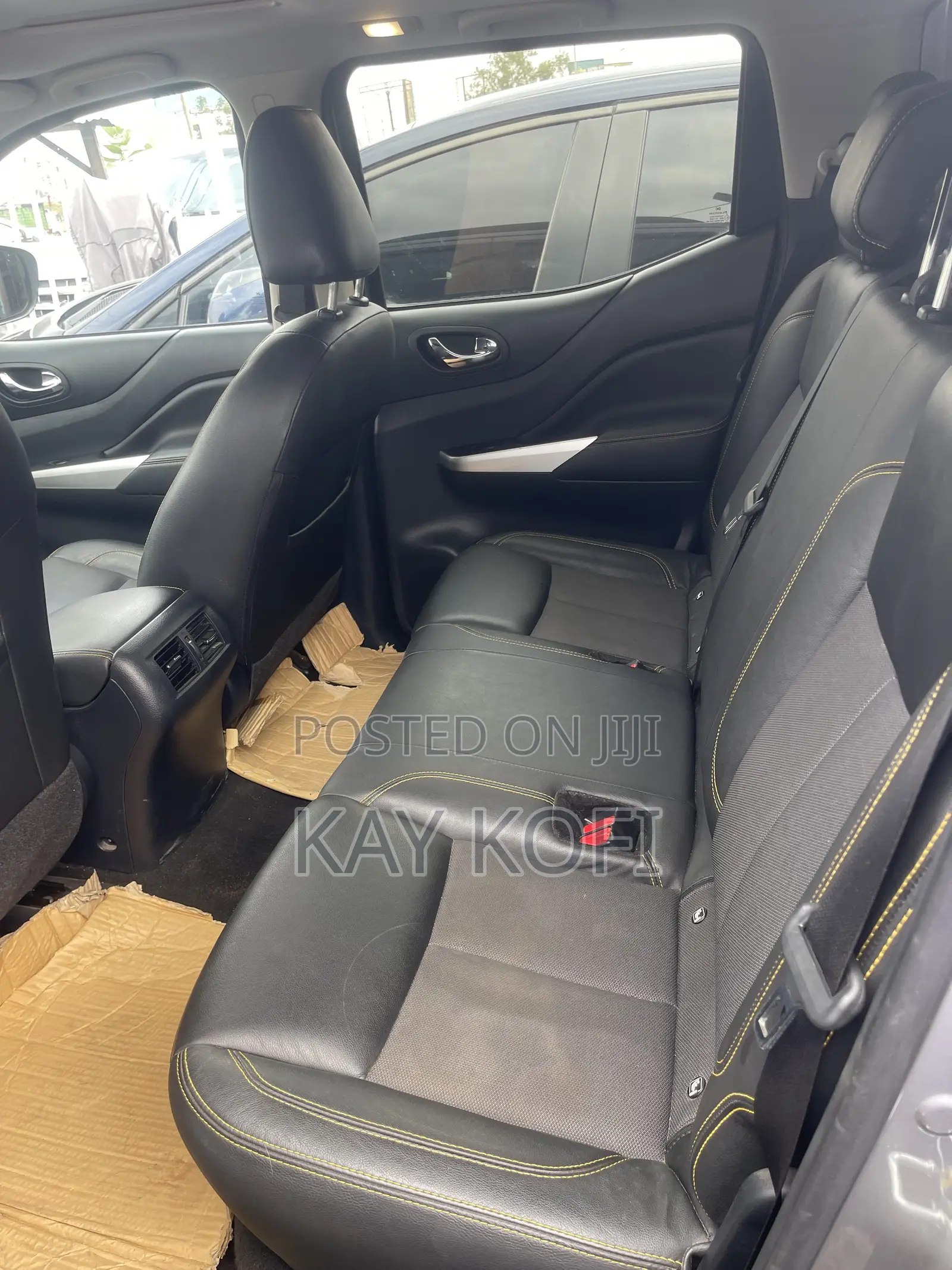 Nissan Navara 2020 Brown
