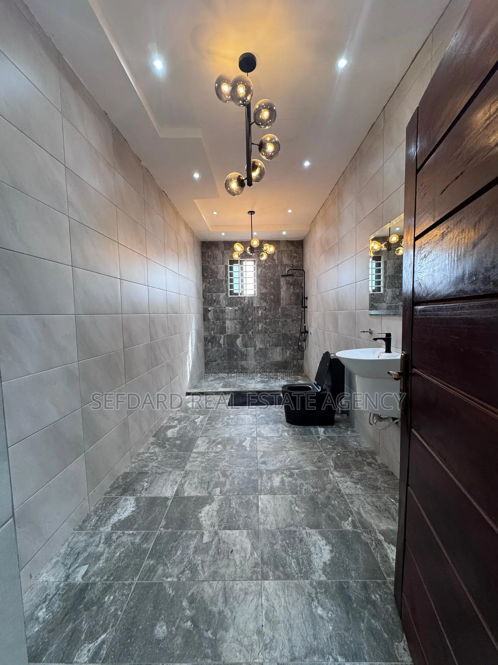 4bdrm House in Sefdard Properties, Weija for rent