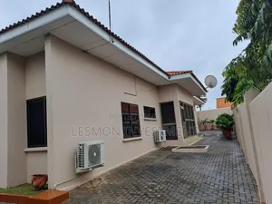 3bdrm Bungalow in Regimmanuel Gray for sale