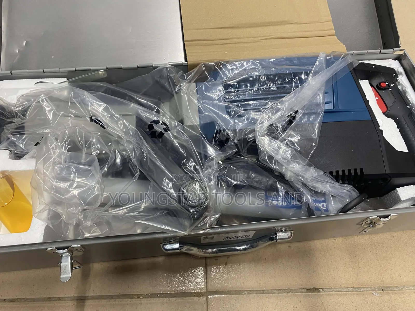 Dong Cheng 1600W 48J Heavy Duty Demolition Hammer