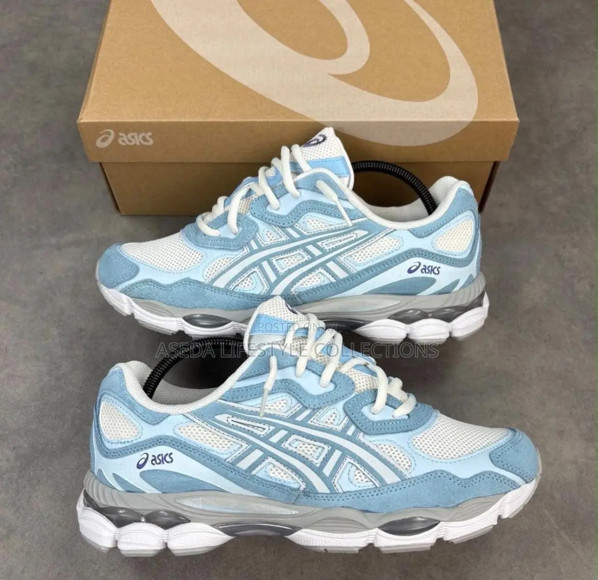 Asics Sneakers