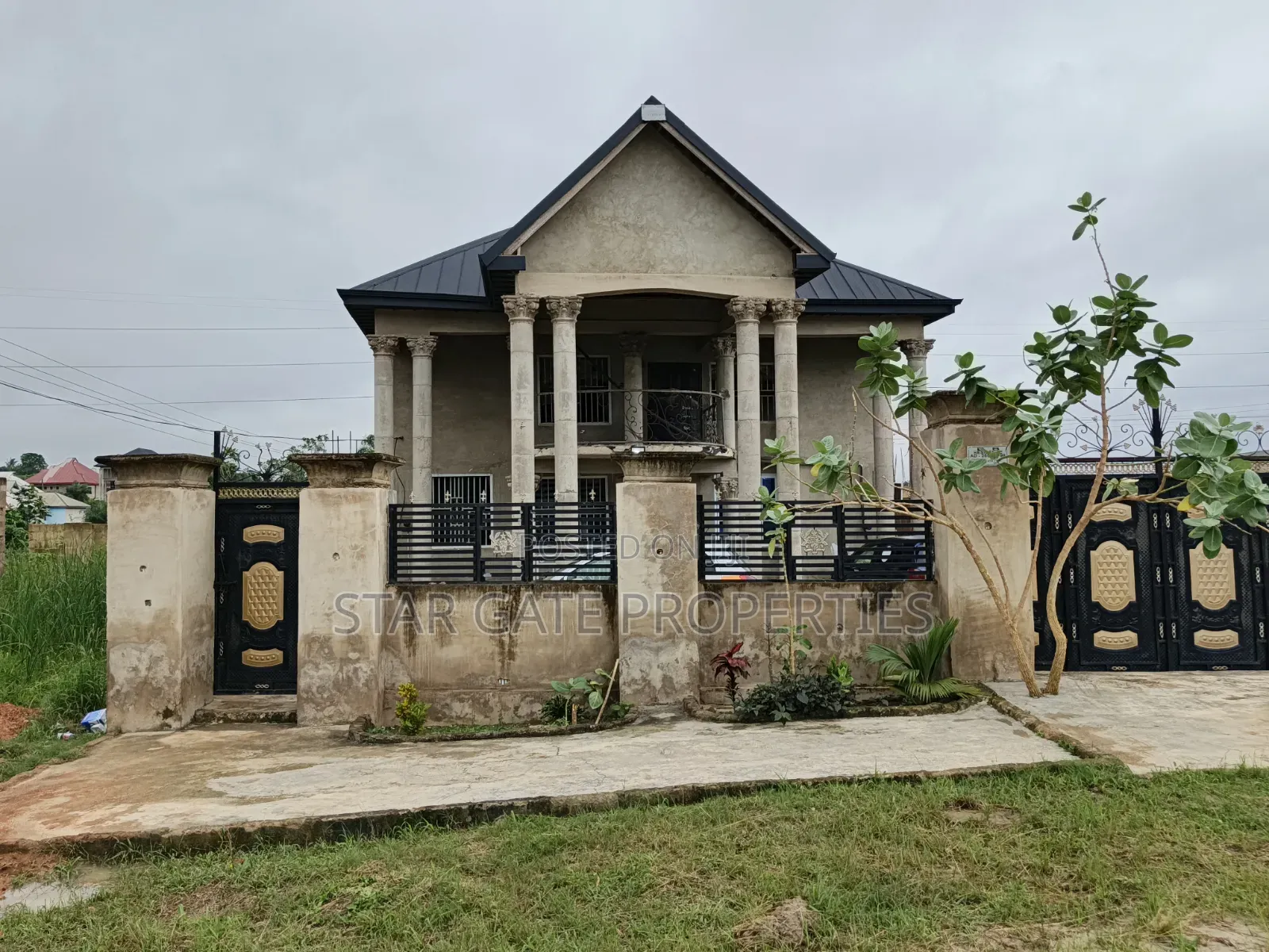 6bdrm House in Kumasi Metropolitan for sale
