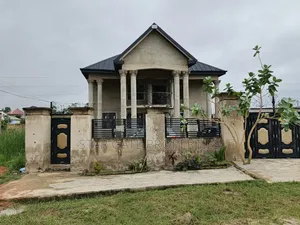 6bdrm House in Kumasi Metropolitan for sale