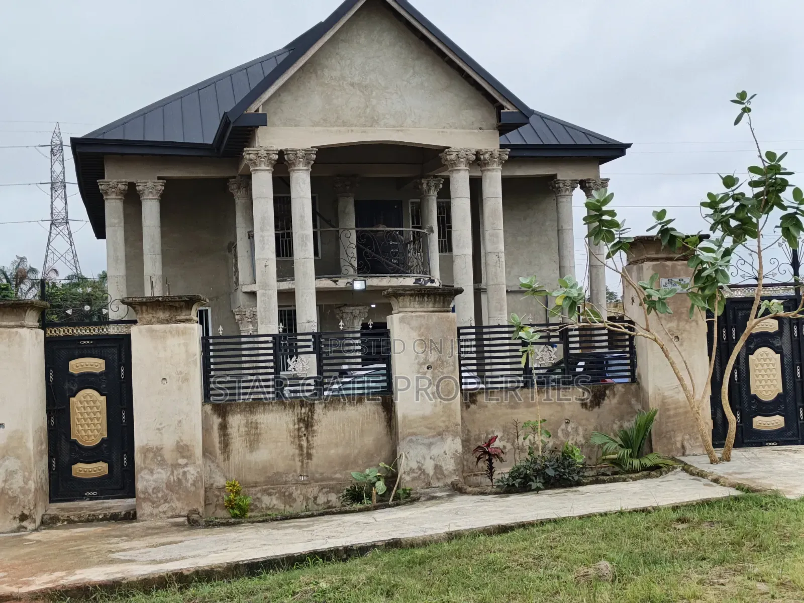 6bdrm House in Kumasi Metropolitan for sale