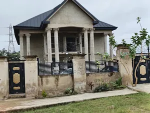 6bdrm House in Kumasi Metropolitan for sale
