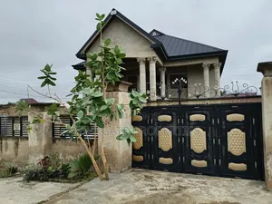 6bdrm House in Kumasi Metropolitan for sale