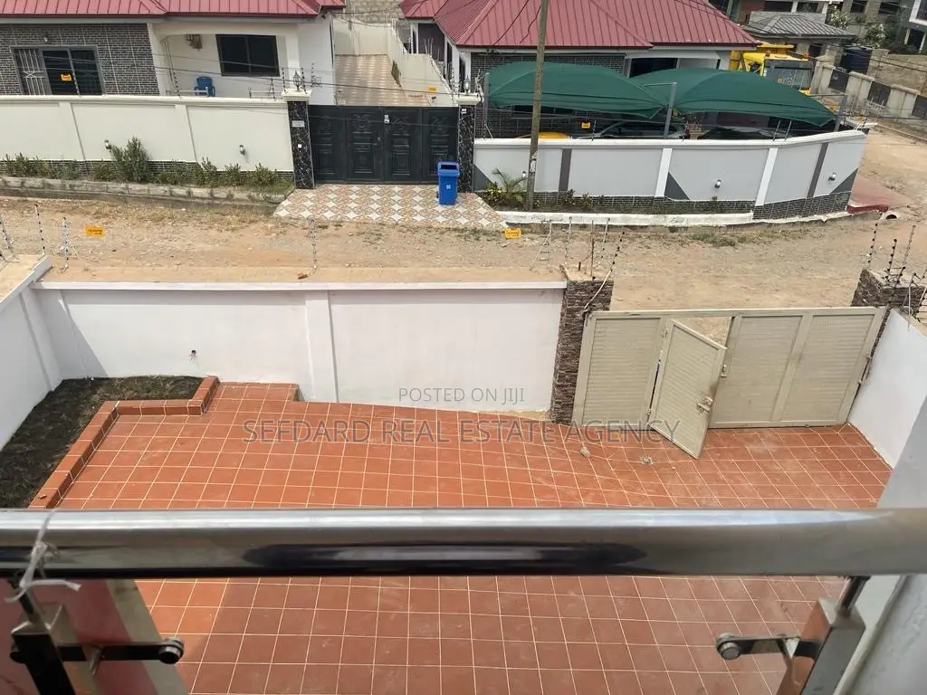 4bdrm Duplex in Sefdard Properties, Kwabenya for rent