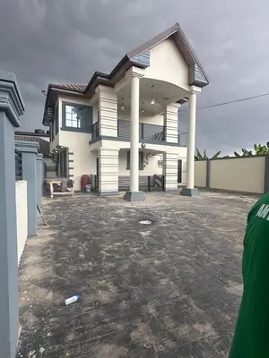 5bdrm Duplex in Sefdard Properties, Pokuase for rent