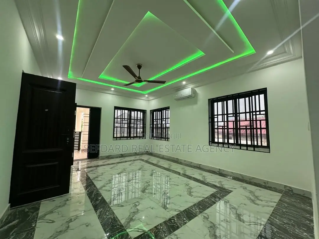 5bdrm Duplex in Sefdard Properties, Pokuase for rent