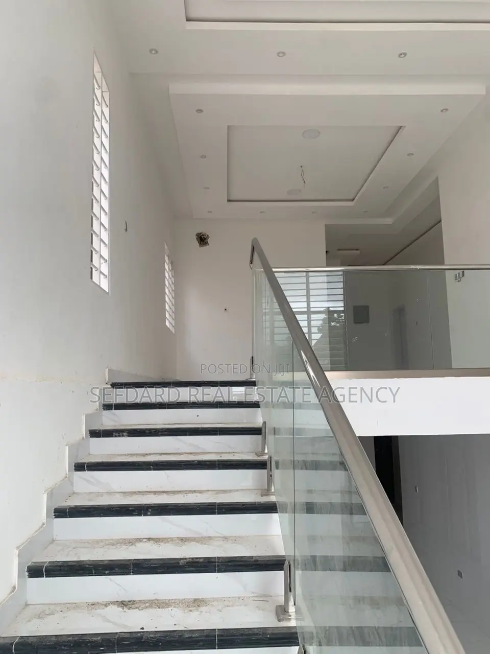 5bdrm Duplex in Sefdard Properties, Ashomang Estate for sale