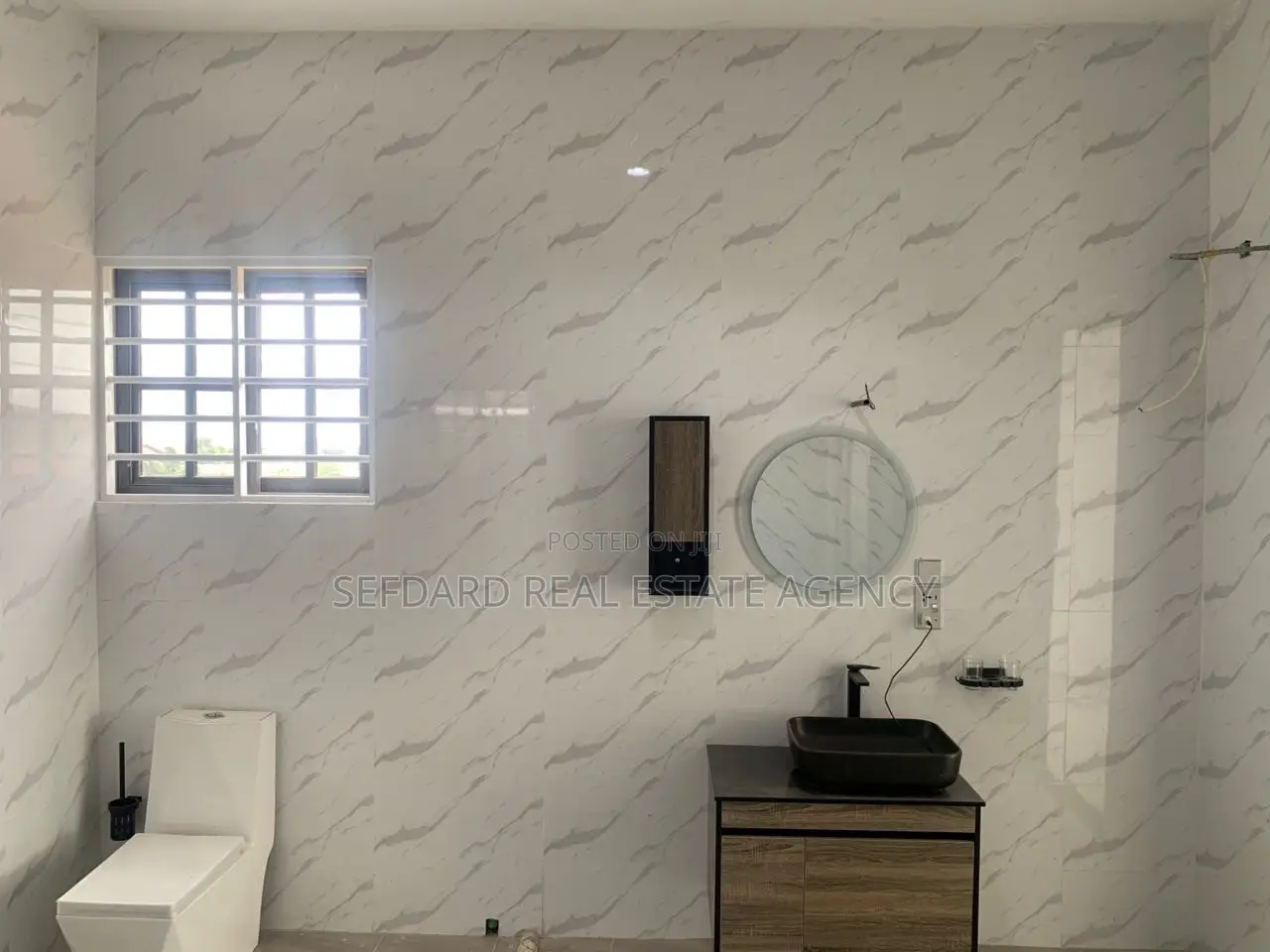 5bdrm Duplex in Sefdard Properties, Ashomang Estate for sale