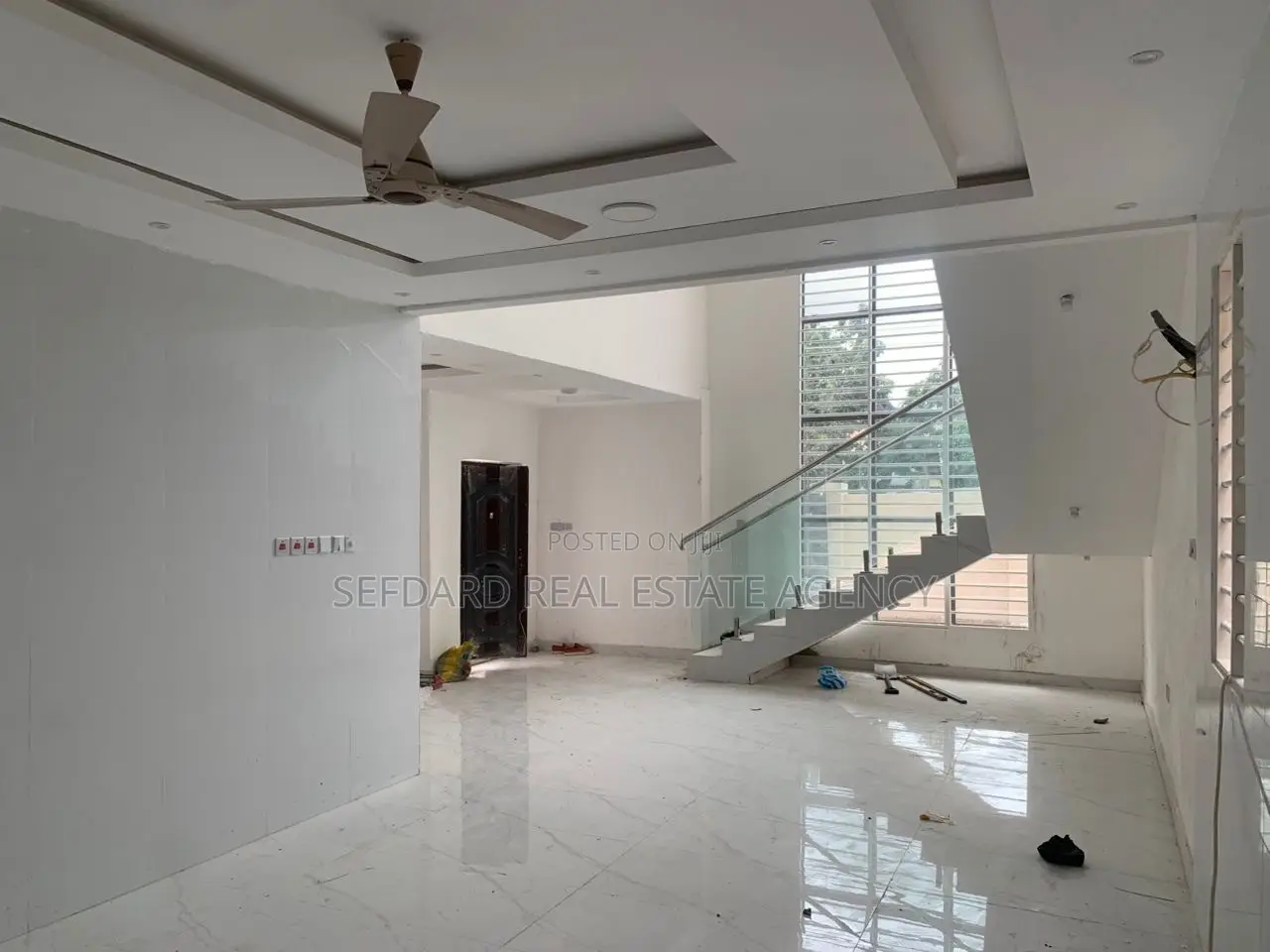 5bdrm Duplex in Sefdard Properties, Ashomang Estate for sale
