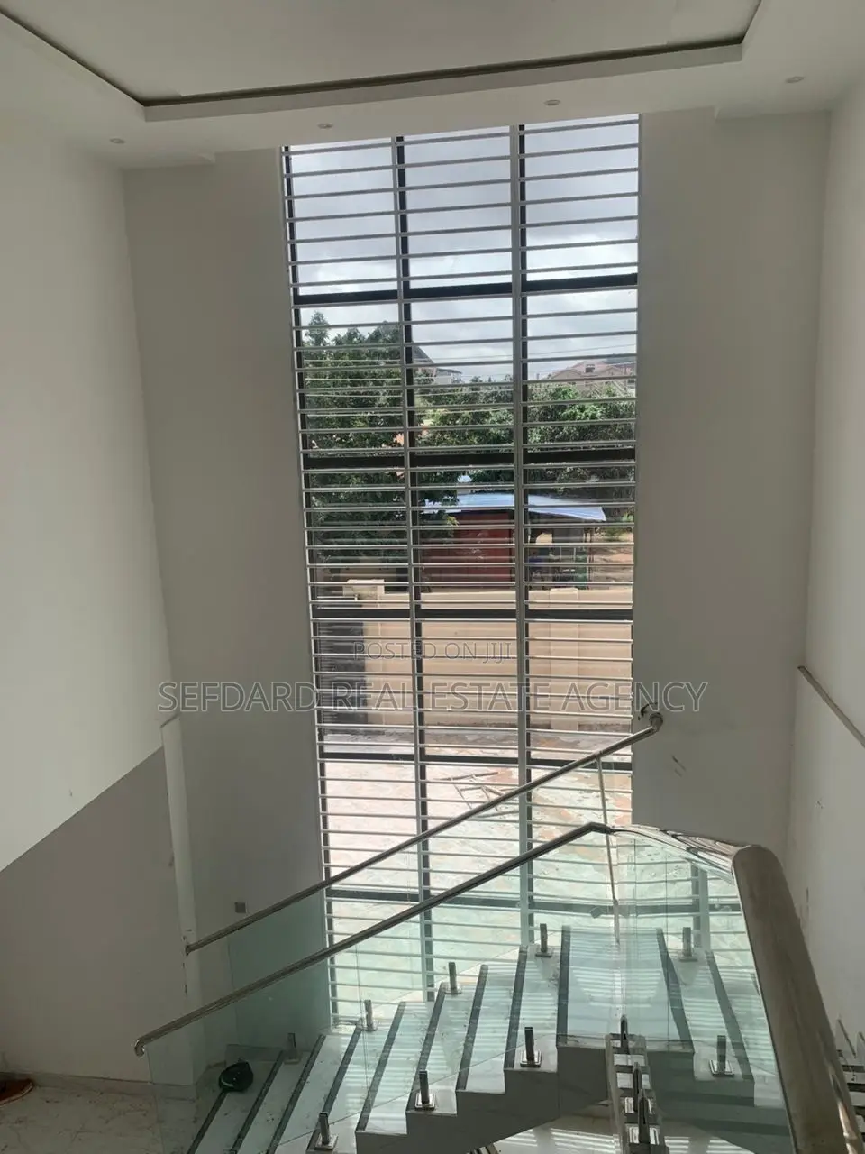 5bdrm Duplex in Sefdard Properties, Ashomang Estate for sale