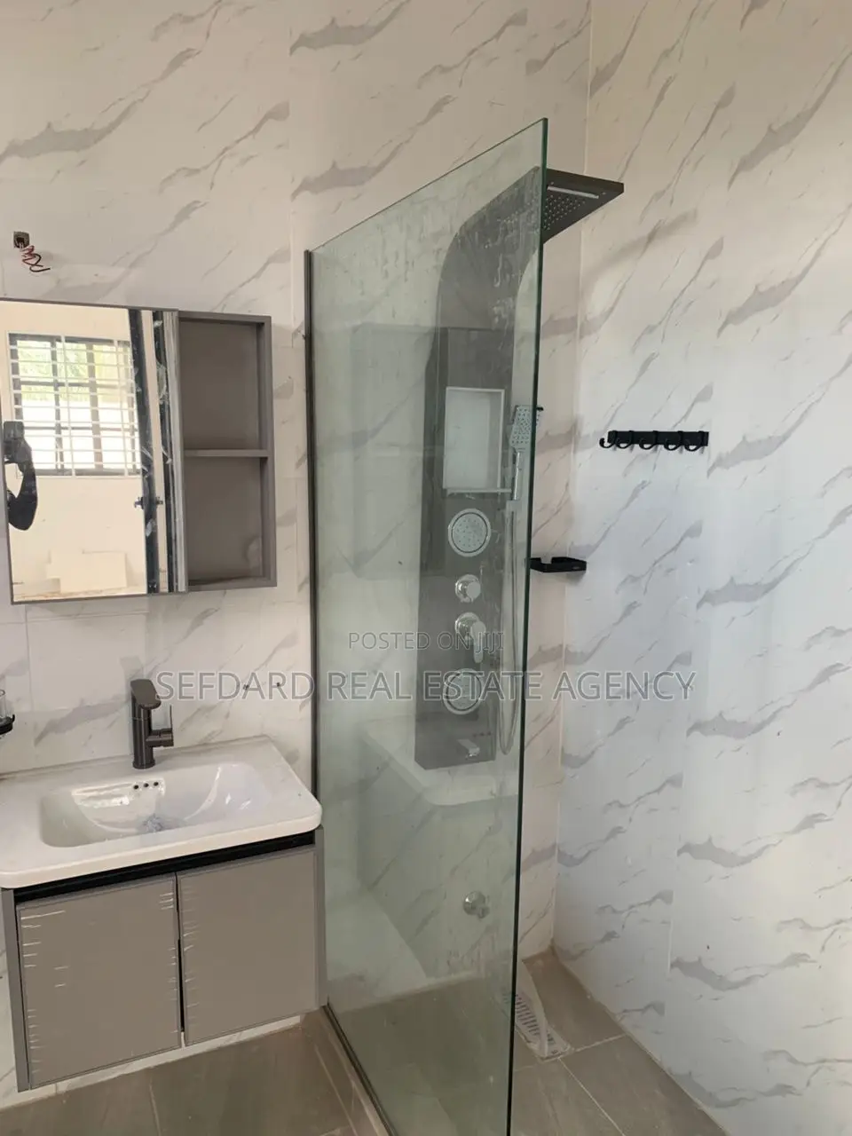 5bdrm Duplex in Sefdard Properties, Ashomang Estate for sale