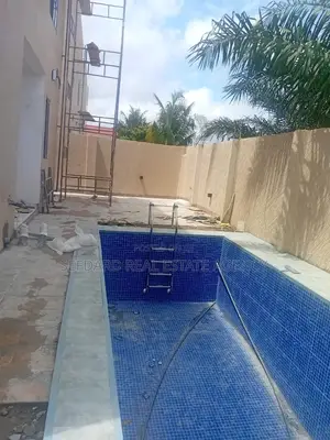 5bdrm Duplex in Sefdard Properties, Ashomang Estate for sale