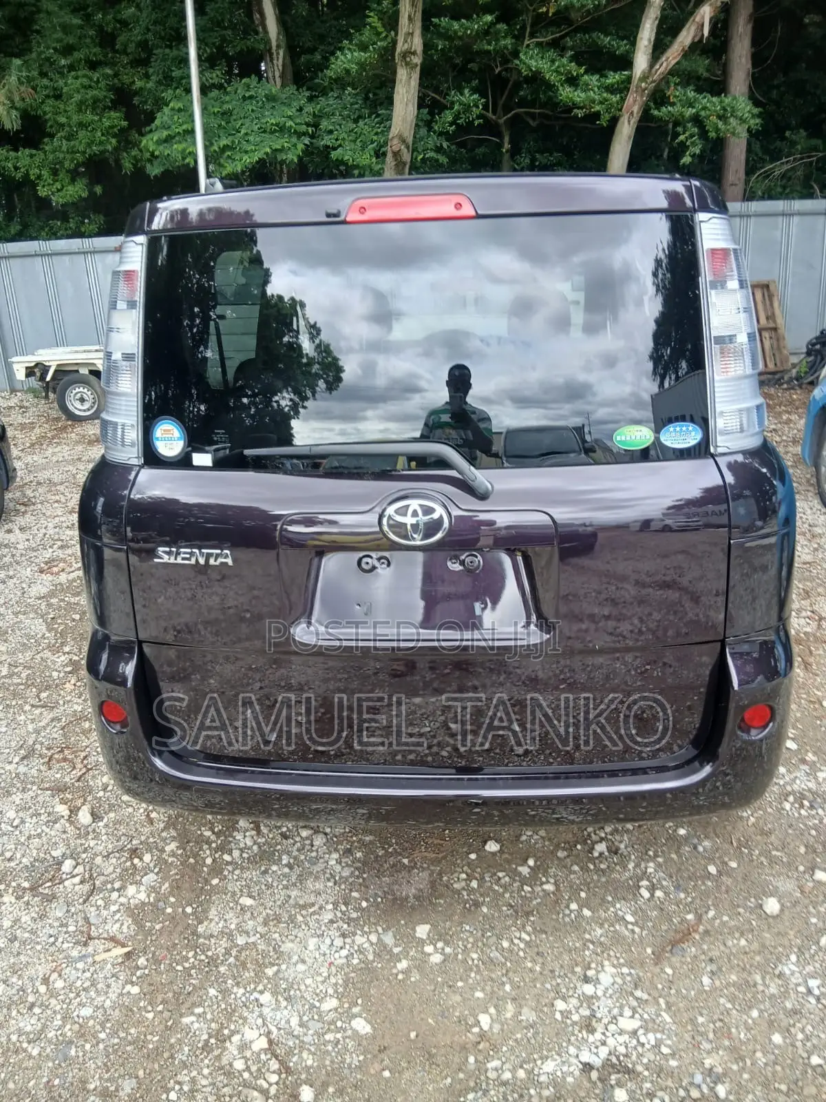 Toyota Sienta 2013 Gray