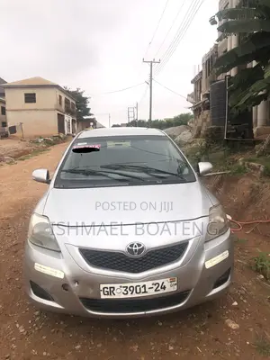 Toyota Yaris 2012 Silver