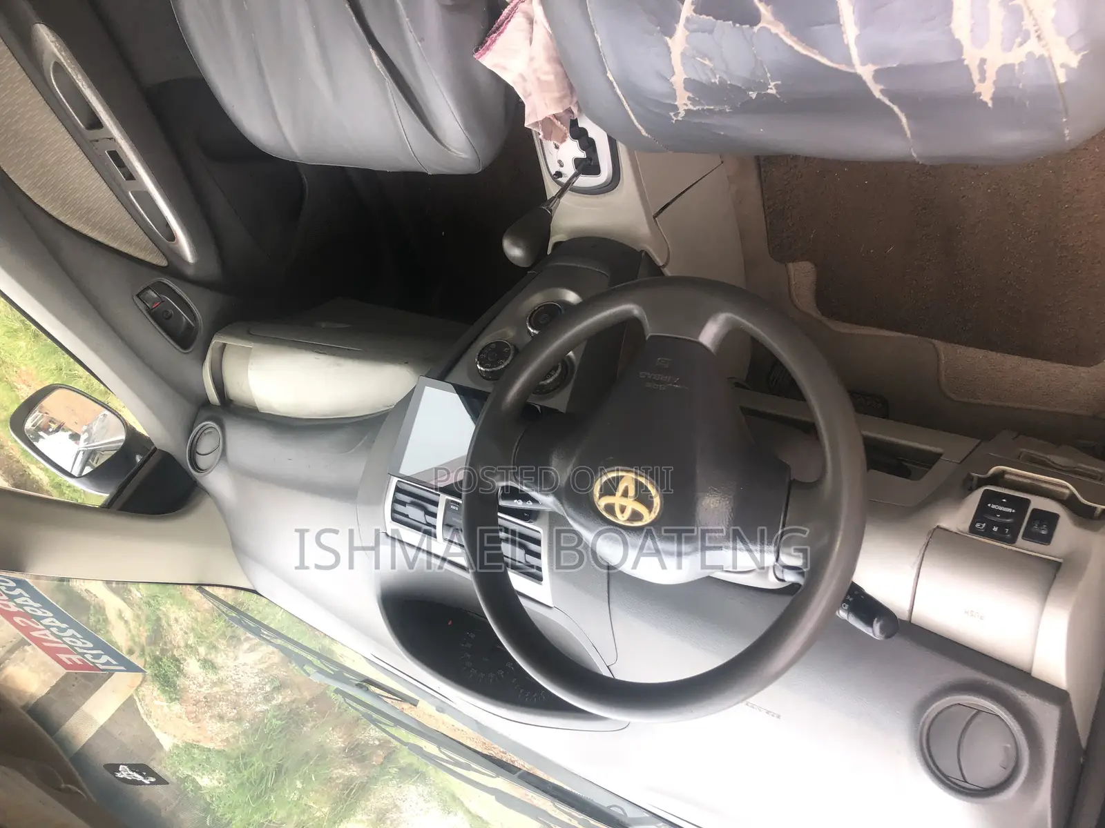 Toyota Yaris 2012 Silver
